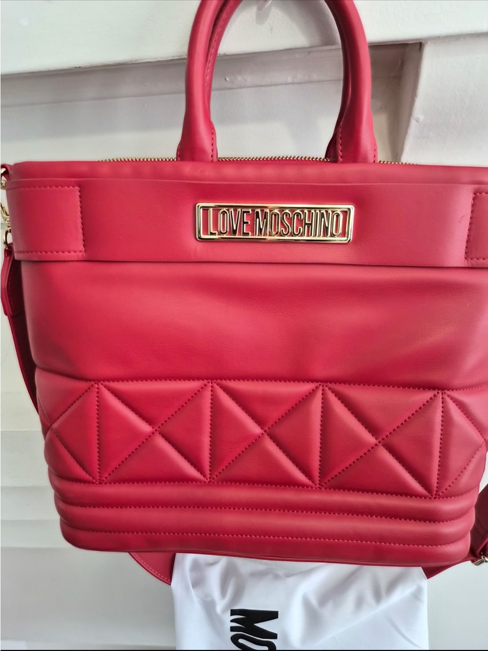 Love Moschino Red Quilted Tote with Gold Logo Plaque - Picture 6 of 6